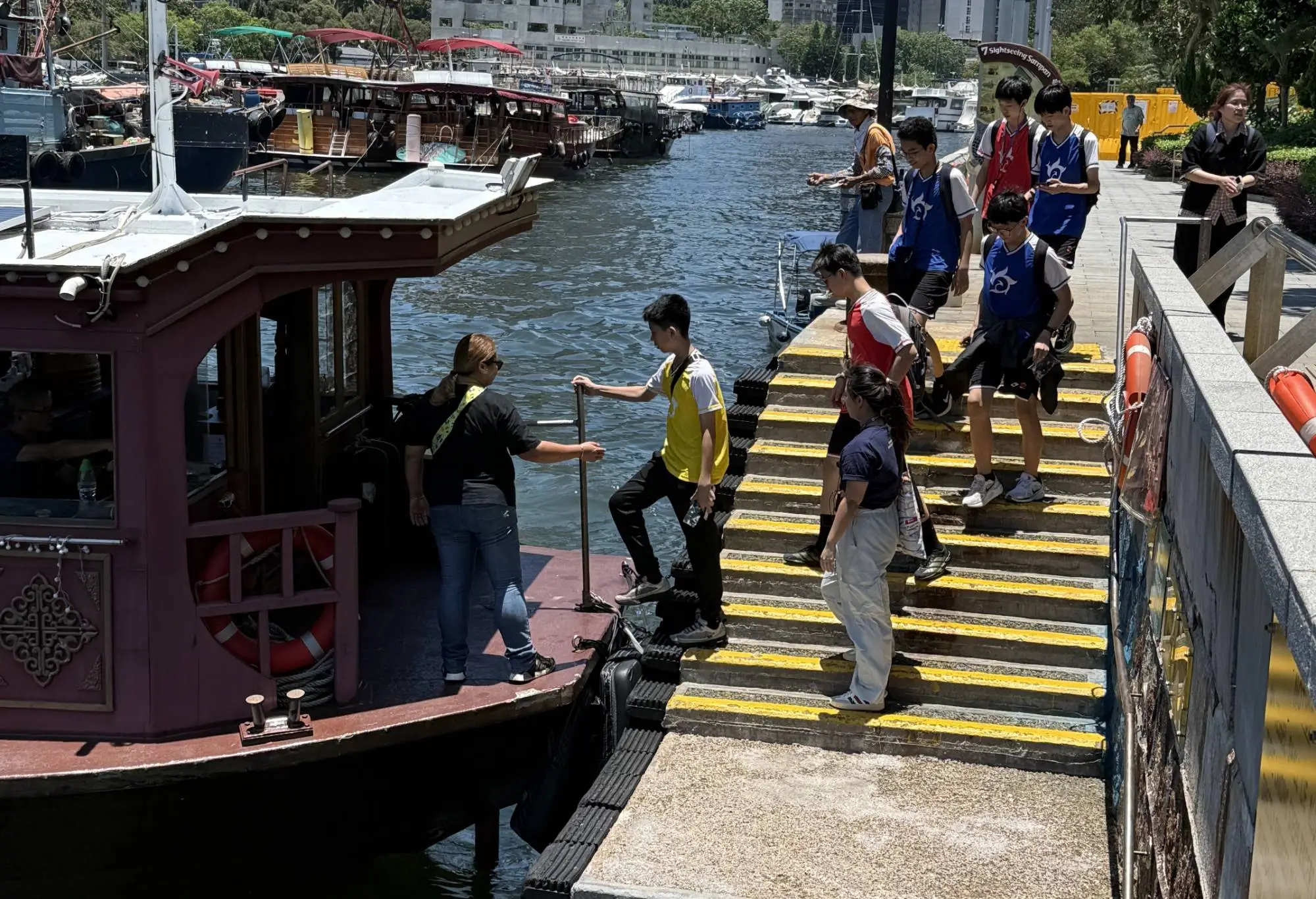 Guided tour: Southern District fishing harbour